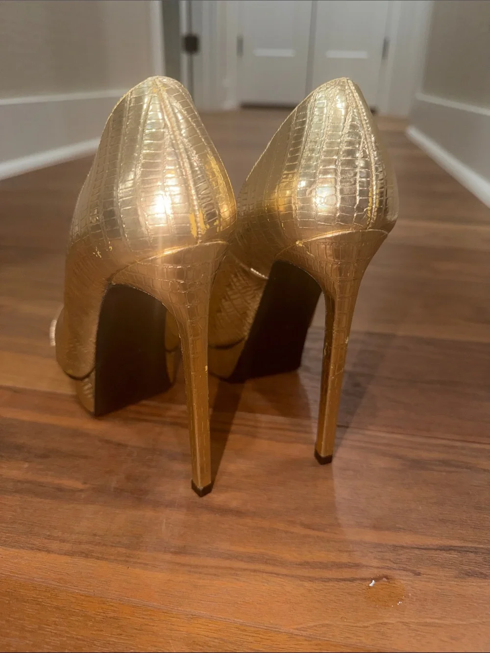 Saint Laurent Gold Croc-Embossed Leather Pointed Toe Pumps size 37 - Picture 7 of 8